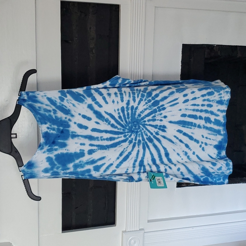 Crown & Ivy tank top - Picture 5 of 5